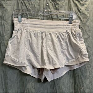 Lululemon Hotty Hot Shorts HR 2.5 in inseam size 8